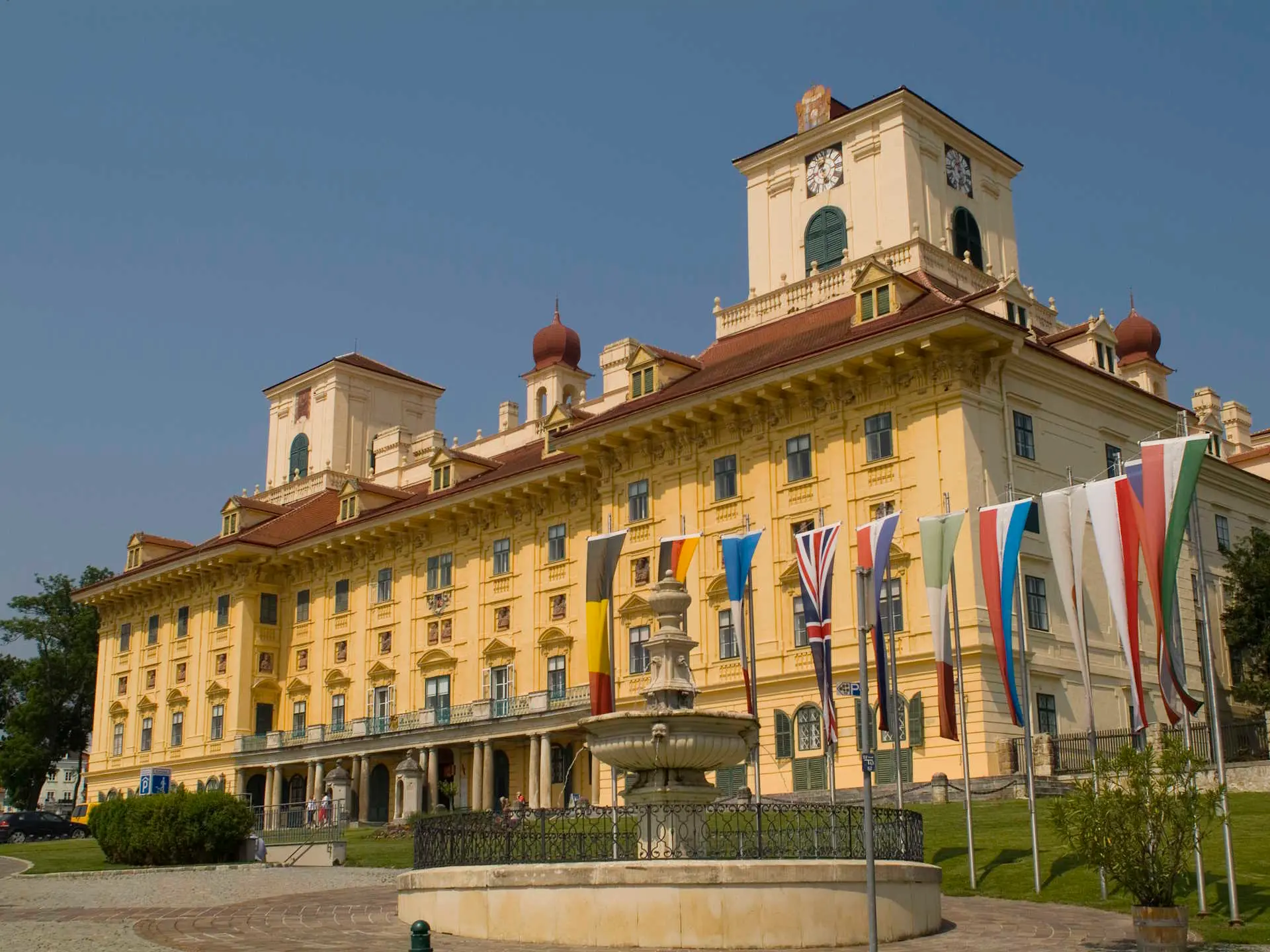 KMCG International executive search